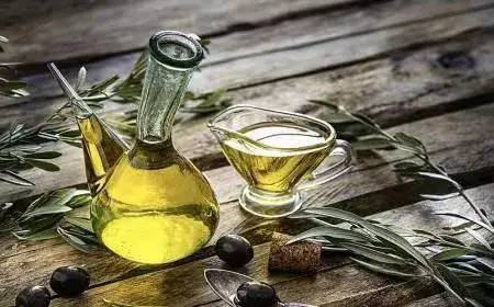 曾经被遗弃的过期橄榄油，竟是你发丝的救星！